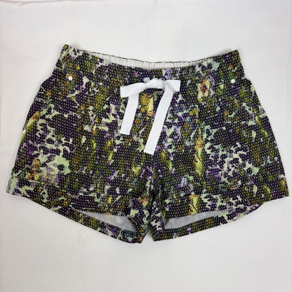 Lululemon Spring Break Away Shorts Size 8 Cuffed Legs Floral Sport White Multi